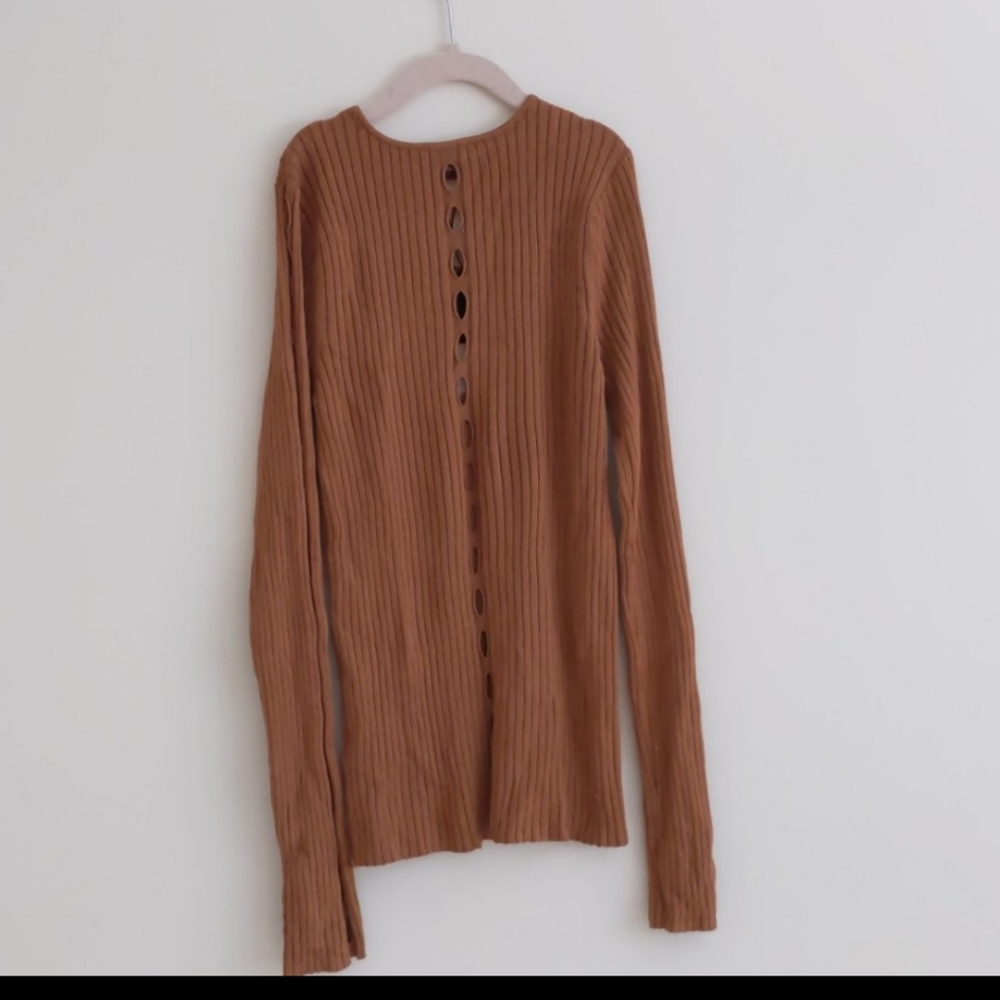 Express V neck Ribbed fitted sweater - Picture 2 of 4